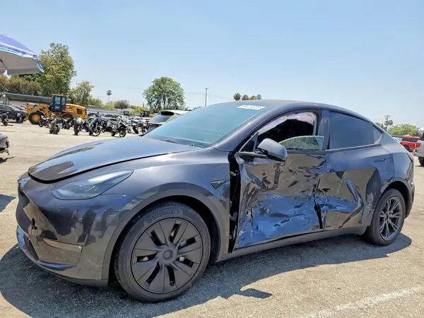 7SAYGDEE2RF118109 2024 TESLA MODEL Y - Image 1