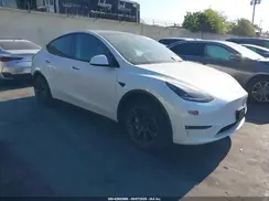 7SAYGDEE2RF121527 2024 TESLA MODEL Y