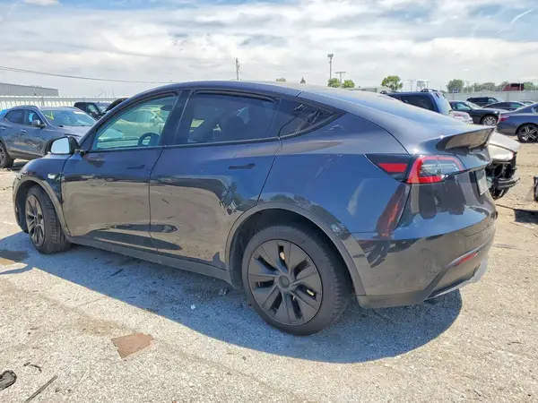 7SAYGDEE2RF130180 2024 TESLA MODEL Y - Image 2