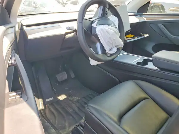 7SAYGDEE2RF130180 2024 TESLA MODEL Y - Image 8