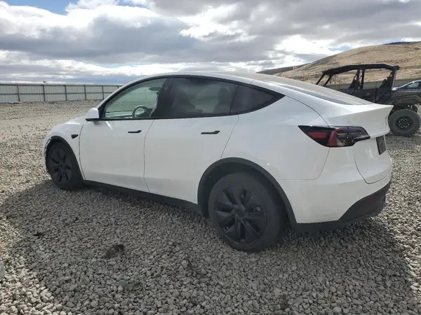 7SAYGDEE2RF130499 2024 TESLA MODEL Y - Image 2