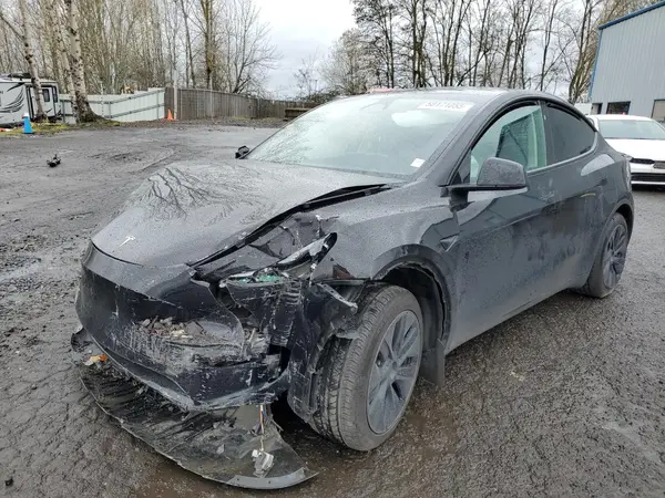 7SAYGDEE2RF131085 2024 TESLA MODEL Y - Image 1