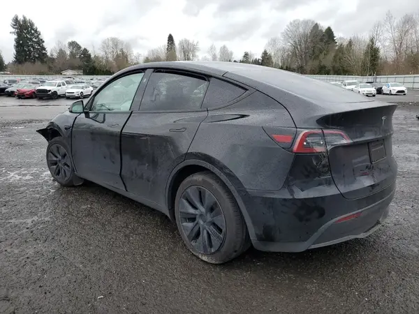7SAYGDEE2RF131085 2024 TESLA MODEL Y - Image 2