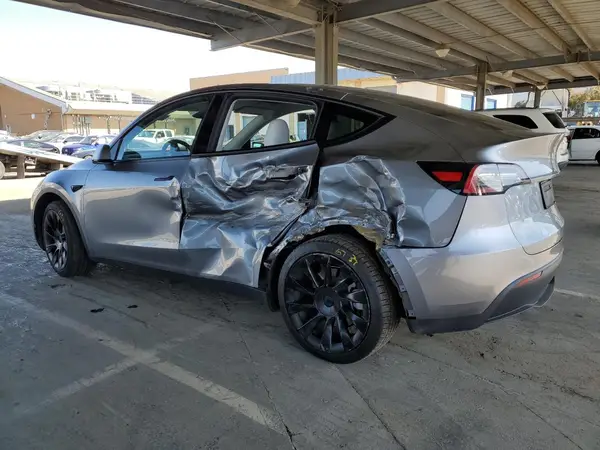 7SAYGDEE2RF149327 2024 TESLA MODEL Y - Image 2