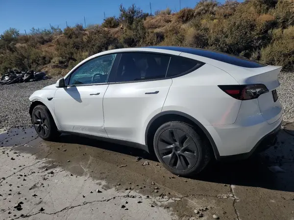 7SAYGDEE2RF153619 2024 TESLA MODEL Y - Image 2