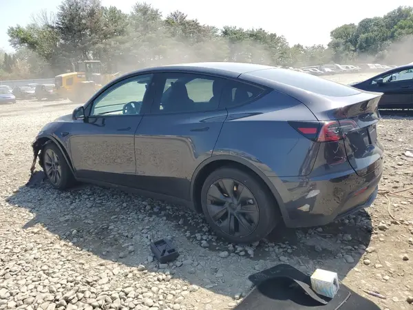 7SAYGDEE2RF154592 2024 TESLA MODEL Y - Image 2