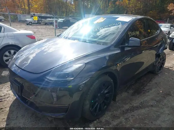 7SAYGDEE2RF157220 2024 TESLA MODEL Y - Image 2