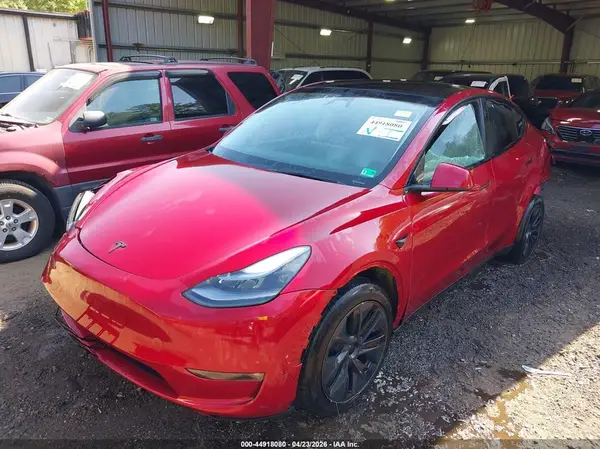 7SAYGDEE2RF158142 2024 TESLA MODEL Y - Image 2