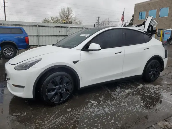 7SAYGDEE2RF160327 2024 TESLA MODEL Y - Image 1