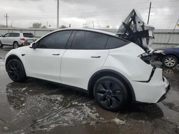 7SAYGDEE2RF160327 2024 TESLA MODEL Y - Image 2