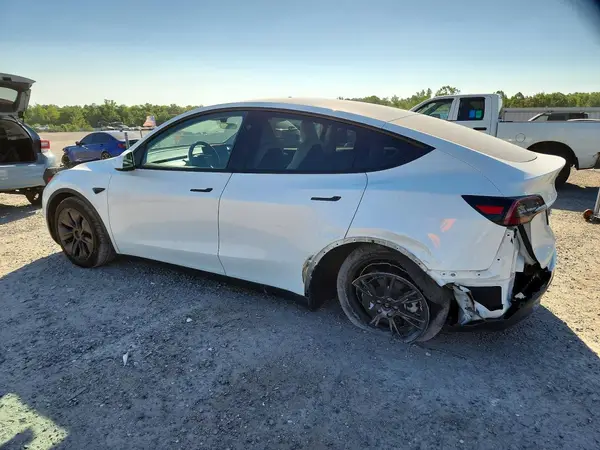 7SAYGDEE2RF160635 2024 TESLA MODEL Y - Image 2
