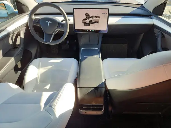7SAYGDEE2RF160635 2024 TESLA MODEL Y - Image 8