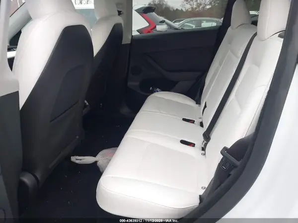 7SAYGDEE2RF160988 2024 TESLA MODEL Y - Image 8
