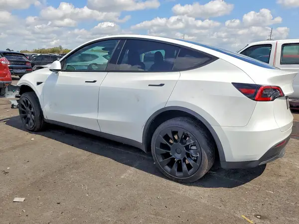 7SAYGDEE2RF161543 2024 TESLA MODEL Y - Image 2
