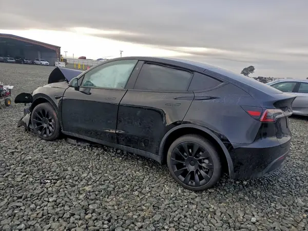7SAYGDEE2RF163745 2024 TESLA MODEL Y - Image 2