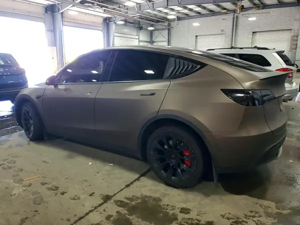 7SAYGDEE2RF164989 2024 TESLA MODEL Y - Image 2