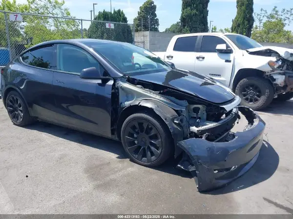 7SAYGDEE2RF165012 2024 TESLA MODEL Y - Image 1