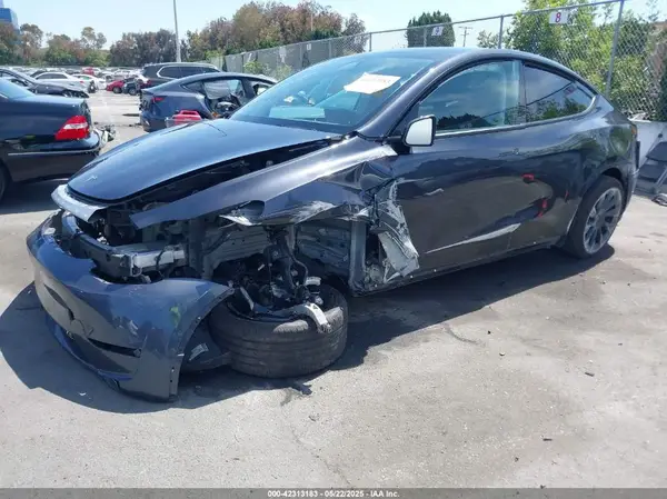 7SAYGDEE2RF165012 2024 TESLA MODEL Y - Image 2