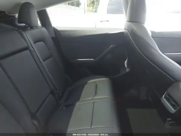 7SAYGDEE2RF165012 2024 TESLA MODEL Y - Image 8