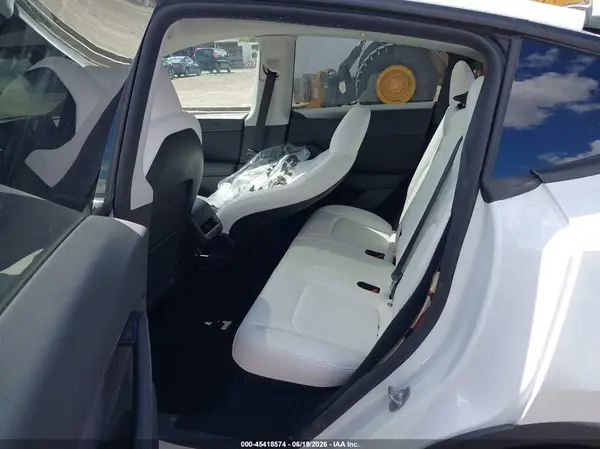 7SAYGDEE2RF186989 2024 TESLA MODEL Y - Image 8