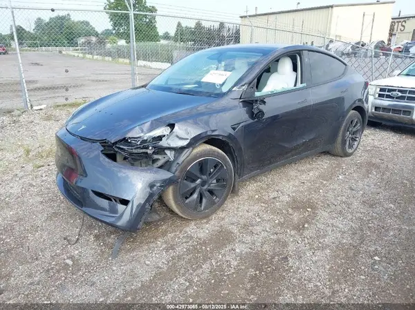7SAYGDEE2RF190864 2024 TESLA MODEL Y - Image 2