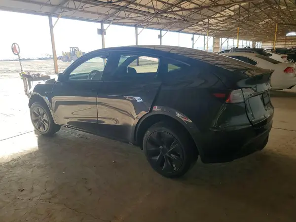 7SAYGDEE2RF191321 2024 TESLA MODEL Y - Image 2