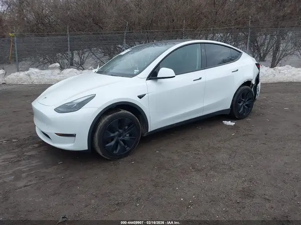 7SAYGDEE2RF197426 2024 TESLA MODEL Y - Image 2