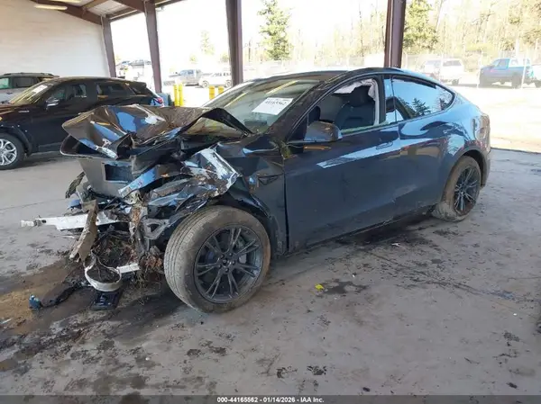 7SAYGDEE2RF200793 2024 TESLA MODEL Y - Image 2