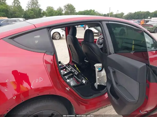 7SAYGDEE2RF201815 2024 TESLA MODEL Y - Image 8