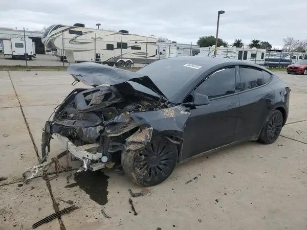 7SAYGDEE2RF982397 2024 TESLA MODEL Y - Image 1