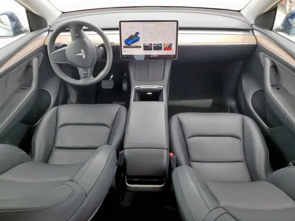 7SAYGDEE2RF986014 2024 TESLA MODEL Y - Image 8