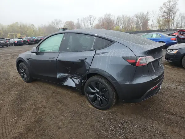 7SAYGDEE2SA348672 2025 TESLA MODEL Y - Image 2