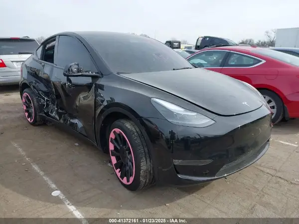 7SAYGDEE2SA351944 2025 TESLA MODEL Y - Image 1