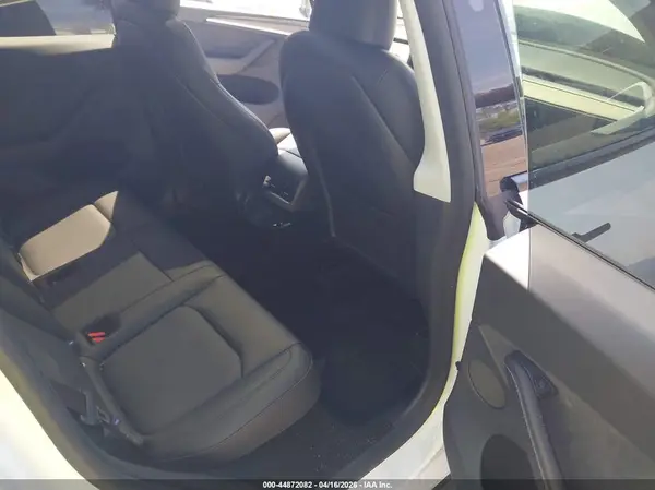 7SAYGDEE2SA352947 2025 TESLA MODEL Y - Image 8