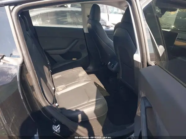 7SAYGDEE2SA356478 2025 TESLA MODEL Y - Image 8