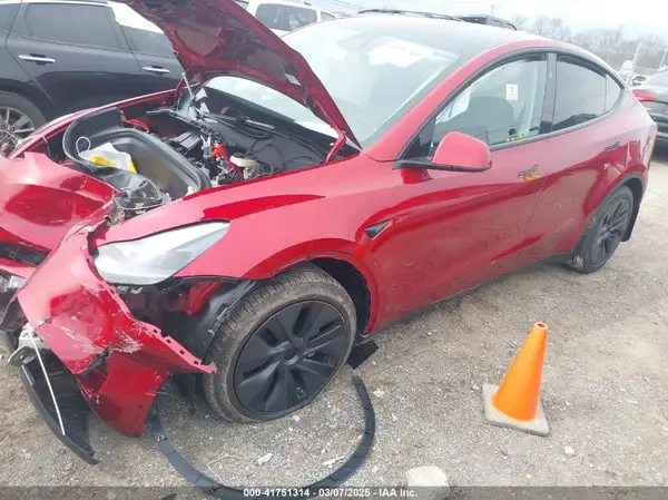7SAYGDEE2SA363107 2025 TESLA MODEL Y - Image 2