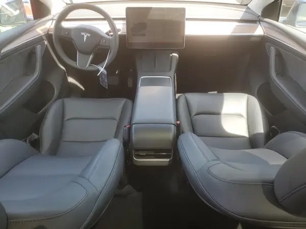 7SAYGDEE2SF215171 2025 TESLA MODEL Y - Image 8