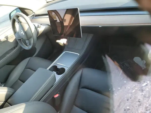 7SAYGDEE2SF248557 2025 TESLA MODEL Y - Image 8