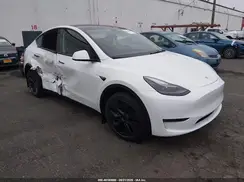 7SAYGDEE2SF251216 2025 TESLA MODEL Y