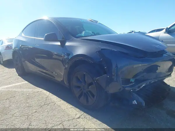 7SAYGDEE2SF260465 2025 TESLA MODEL Y - Image 1