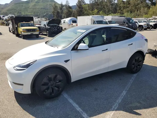 7SAYGDEE2SF261096 2025 TESLA MODEL Y - Image 1