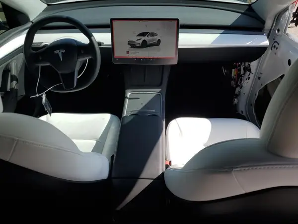 7SAYGDEE2SF261096 2025 TESLA MODEL Y - Image 8