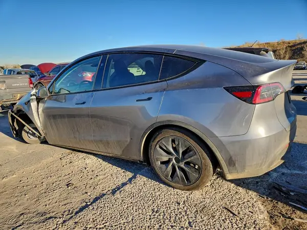 7SAYGDEE2SF266914 2025 TESLA MODEL Y - Image 2
