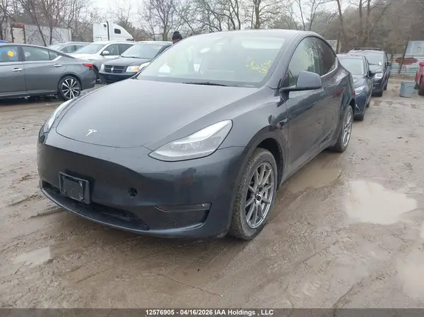 7SAYGDEE2SF276360 2025 TESLA MODEL Y - Image 2