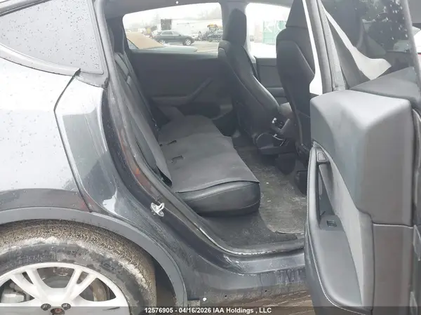 7SAYGDEE2SF276360 2025 TESLA MODEL Y - Image 8