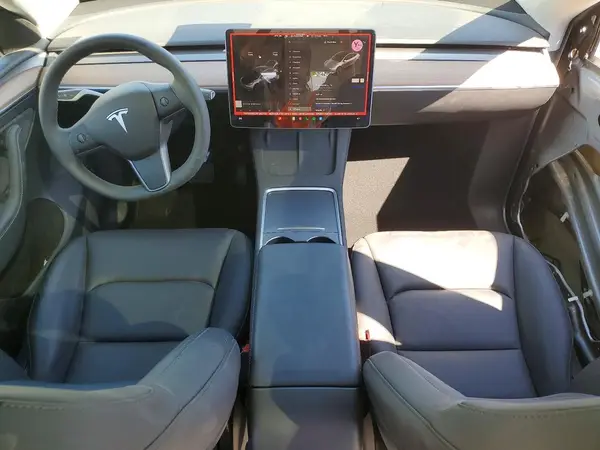 7SAYGDEE2SF280702 2025 TESLA MODEL Y - Image 8