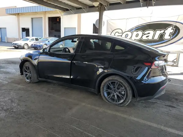 7SAYGDEE2SF286161 2025 TESLA MODEL Y - Image 2
