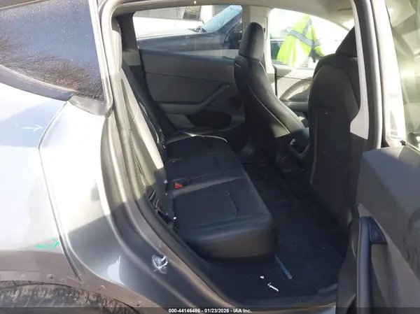 7SAYGDEE2SF287262 2025 TESLA MODEL Y - Image 8