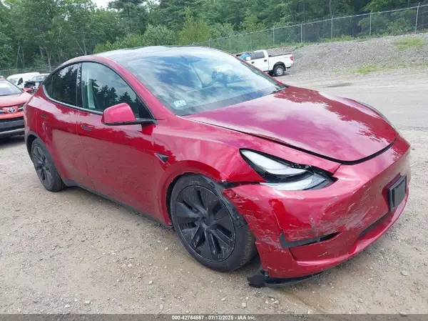 7SAYGDEE2SF295099 2025 TESLA MODEL Y - Image 1
