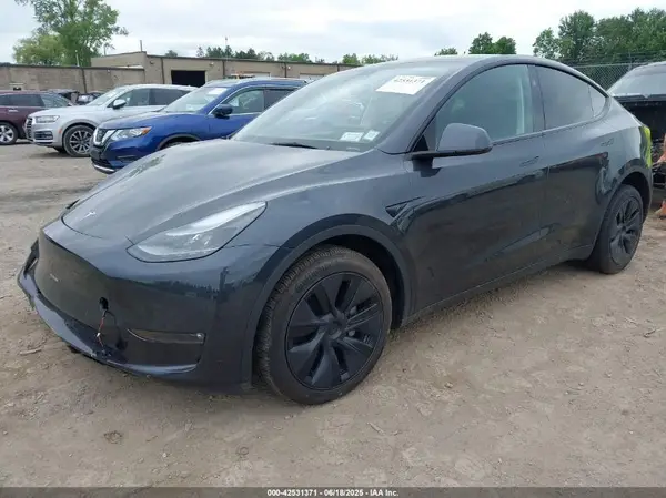 7SAYGDEE2SF305808 2025 TESLA MODEL Y - Image 2